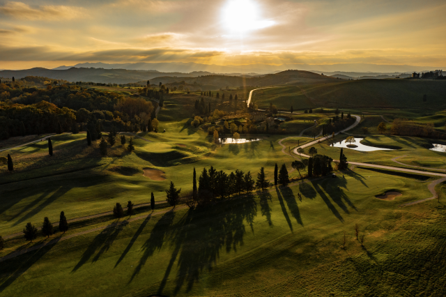 Sunset views over the golf course 