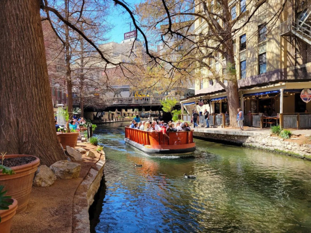 river boat tour