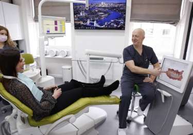 Architect dentist.