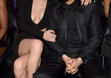 Bella_hadid_the_weeknd_grammy_awards_2016_backstage_moments_01__large.