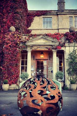 Burleigh court autumn front view.