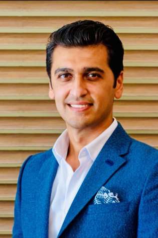 Enver arslan  joali maldives.