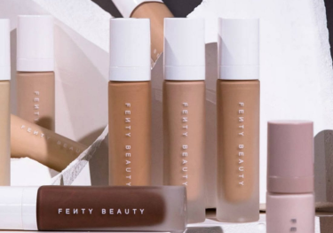 Fenty beauty lipgloss.