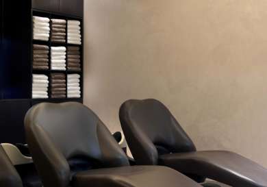 Gielly green hair salon.