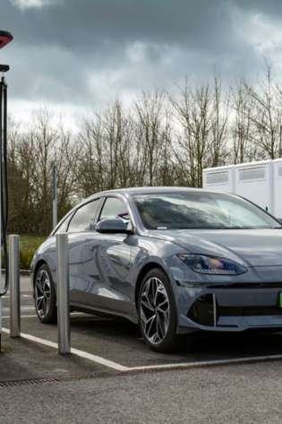 Hyundai ioniq 6 transmission blue 102_wid_1024.