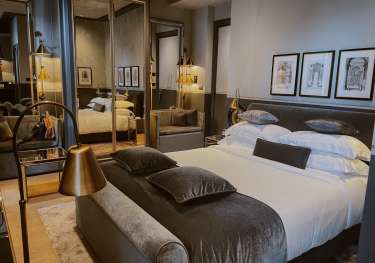 Monsieur george hotel bedroom.