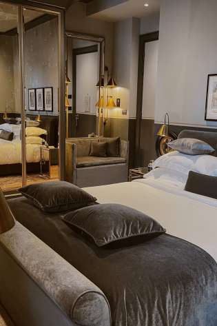 Monsieur george hotel bedroom.