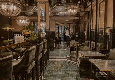 Monsieur george hotel paris.