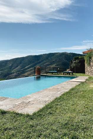 Pool at quinta da gricha @churchills 2.