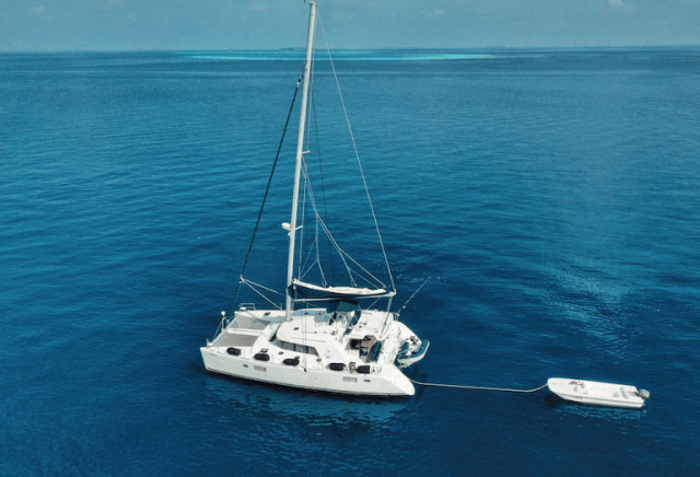 Vabbinfaru's Catamaran