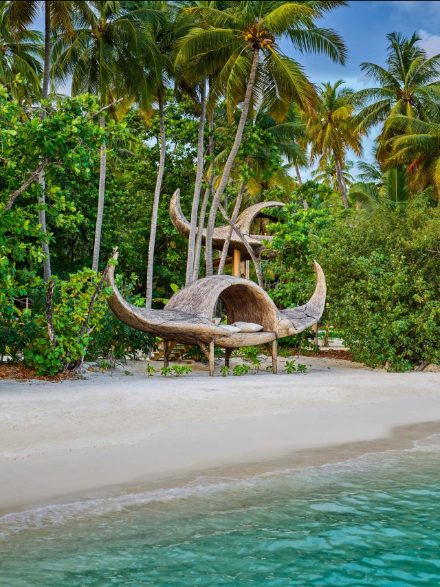 Manta Rays by Porky Hefer, one of the art pieces found on the island