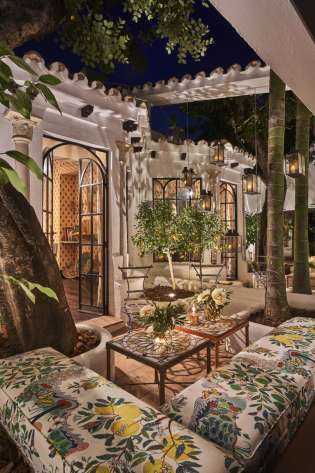 El patio restaurant marbella clubhouse.