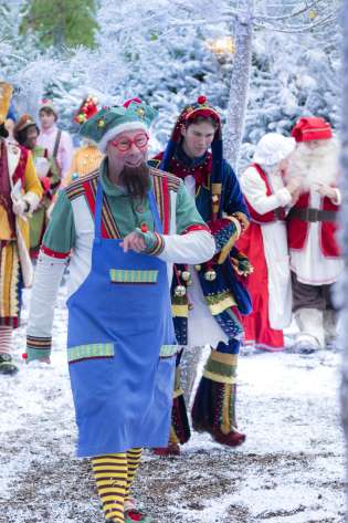 Whittle and elves walking copy.