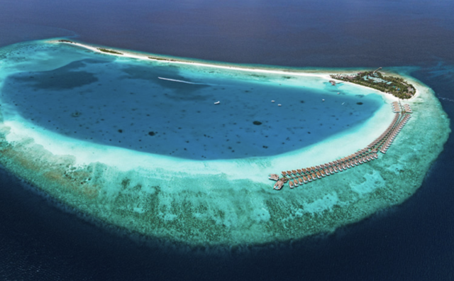 Finolhu's Famous 3 Shades of Blue Ocean