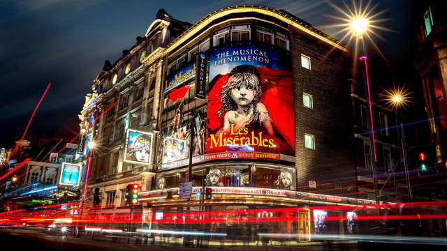 Les Misérables London theater.